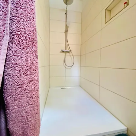 Joe's -modern,vintage Apartament