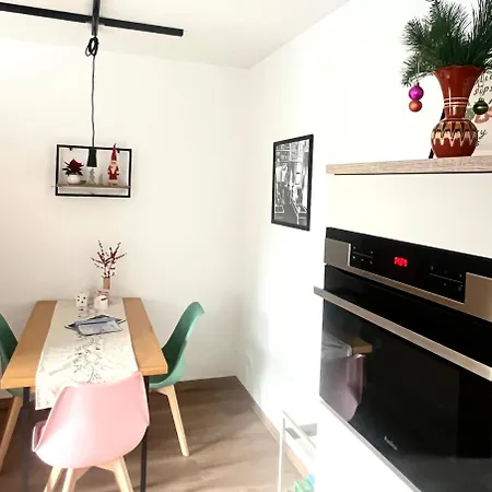 Joe's -modern,vintage * Naumburg