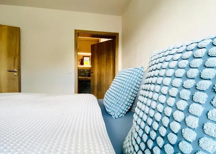 Joe's -modern,vintage *